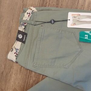 Kensie Jeans - Capris with Tie Belt